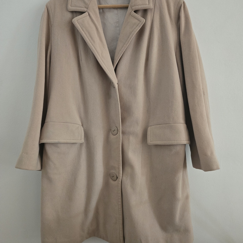 Vintage Classic Women's Wool Beige Coat